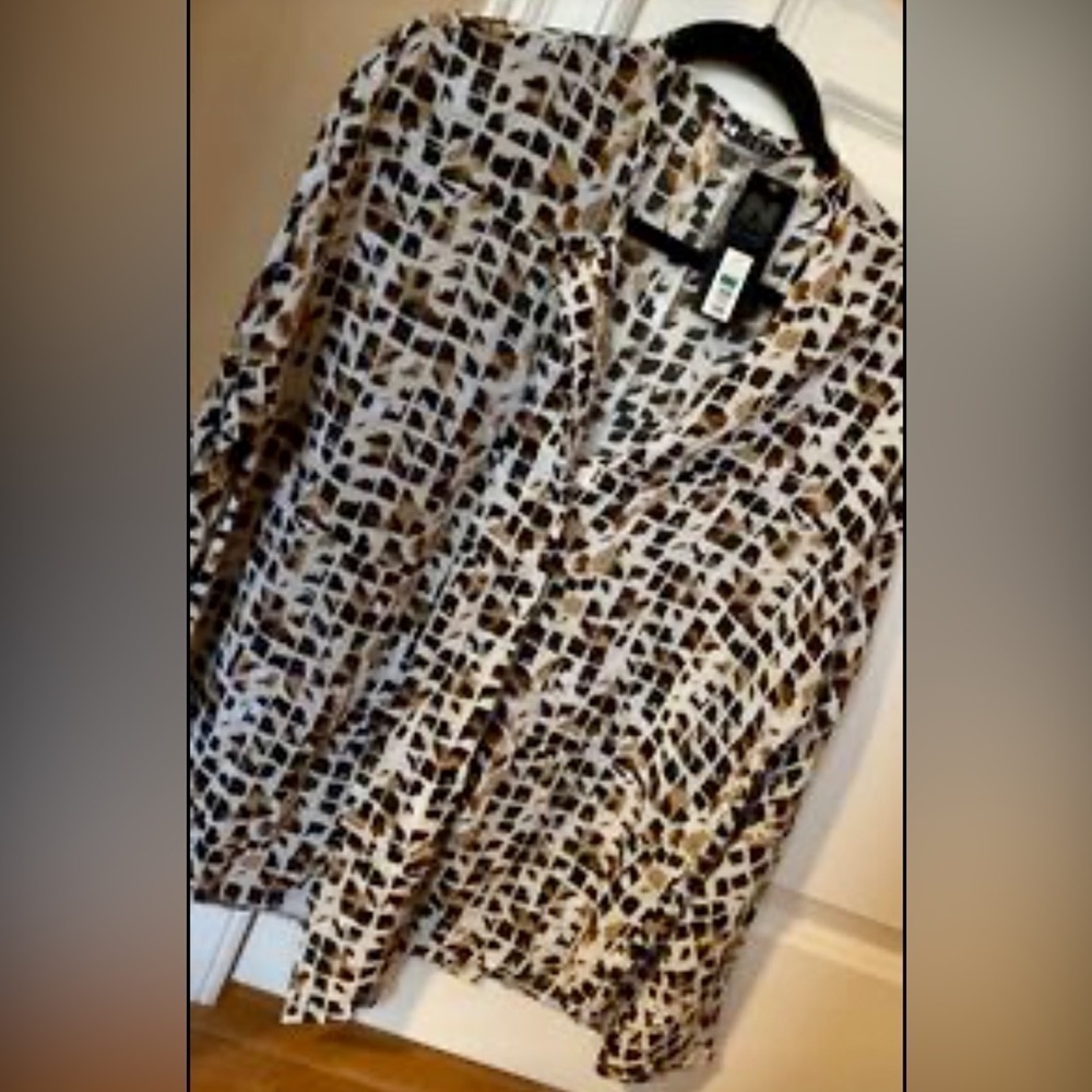 NWT Nygard Black Label Geometric Abstract Print Button Down Blouse Shirt Medium